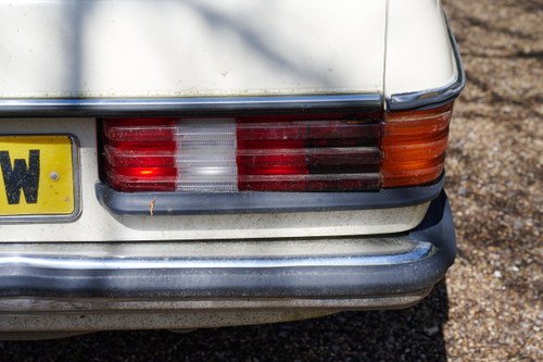 NO RESERVE - 1984 Mercedes Benz 200 (W123) In vendita (immagine 62 di 91)