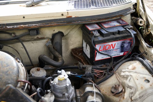 NO RESERVE - 1984 Mercedes Benz 200 (W123) In vendita (immagine 74 di 91)