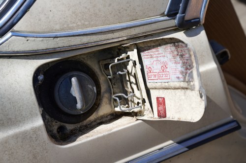 NO RESERVE - 1984 Mercedes Benz 200 (W123) In vendita (immagine 41 di 91)