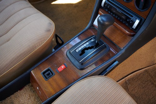 NO RESERVE - 1984 Mercedes Benz 200 (W123) In vendita (immagine 39 di 91)