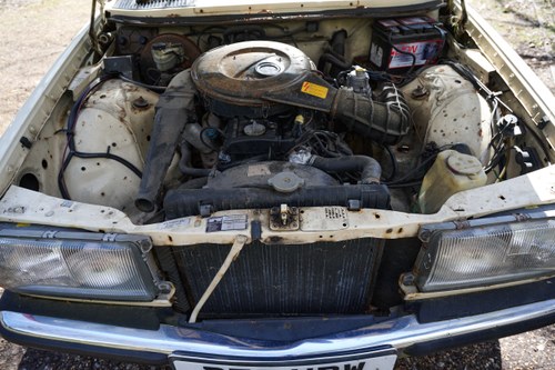 NO RESERVE - 1984 Mercedes Benz 200 (W123) In vendita (immagine 76 di 91)