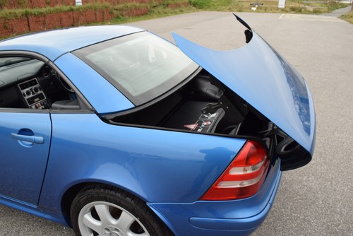 2003 Mercedes-Benz SLK 320 Te koop (foto 69 van 103)