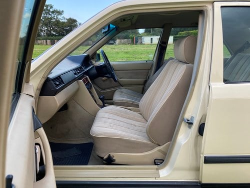 1988 Mercedes-Benz 200D In vendita (immagine 107 di 233)