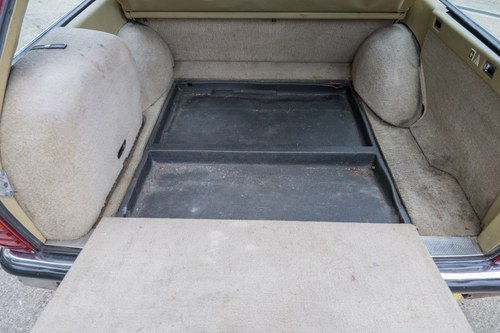 NO RESERVE - 1984 Mercedes-Benz 200T (W123) For Sale (picture 54 of 163)