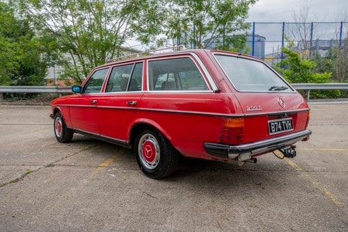 NO RESERVE - 1984 Mercedes-Benz 200T (W123) For Sale (picture 11 of 163)