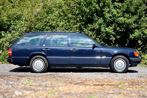 NO RESERVE - 1992 Mercedes-Benz 200TE estate zum Verkauf (Bild 6 von 187)