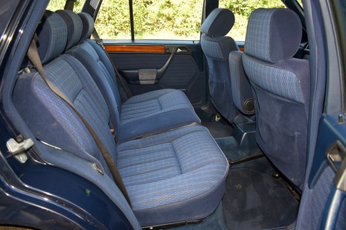 NO RESERVE - 1992 Mercedes-Benz 200TE estate zum Verkauf (Bild 41 von 187)