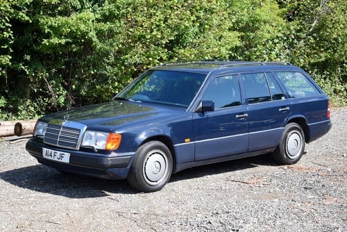 NO RESERVE - 1992 Mercedes-Benz 200TE estate zum Verkauf (Bild 2 von 187)