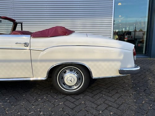 1960 Mercedes-Benz 220SE Cabrio (W128) En venta (imagen 14 de 47)