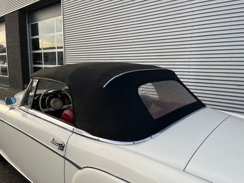 1960 Mercedes-Benz 220SE Cabrio (W128) En venta (imagen 36 de 47)