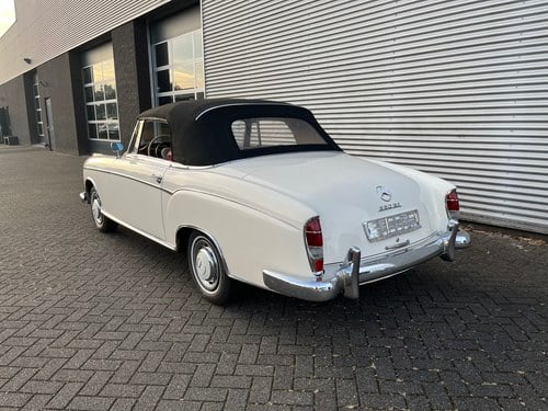 1960 Mercedes-Benz 220SE Cabrio (W128) En venta (imagen 10 de 47)