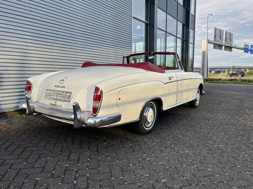 1960 Mercedes-Benz 220SE Cabrio (W128) En venta (imagen 6 de 47)