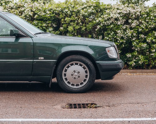 NO RESERVE - 1993 Mercedes-Benz 220CE Auto (W124) zum Verkauf (Bild 119 von 153)