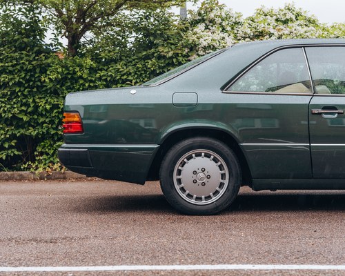 NO RESERVE - 1993 Mercedes-Benz 220CE Auto (W124) zum Verkauf (Bild 118 von 153)