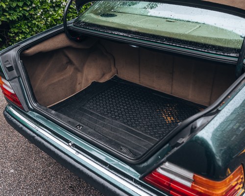 NO RESERVE - 1993 Mercedes-Benz 220CE Auto (W124) zum Verkauf (Bild 77 von 153)