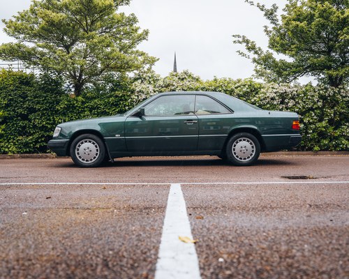 NO RESERVE - 1993 Mercedes-Benz 220CE Auto (W124) zum Verkauf (Bild 7 von 153)