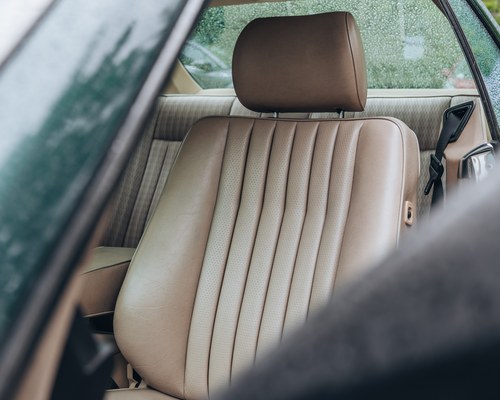 NO RESERVE - 1993 Mercedes-Benz 220CE Auto (W124) zum Verkauf (Bild 16 von 153)