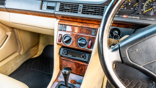 1993 Mercedes-Benz 220CE For Sale (picture 23 of 184)