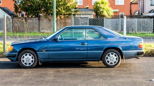 1993 Mercedes-Benz 220CE For Sale (picture 8 of 184)