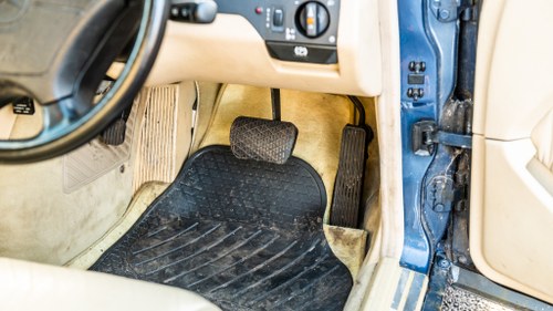 1993 Mercedes-Benz 220CE For Sale (picture 18 of 184)