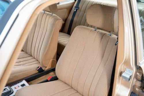 1984 Mercedes 230E W123 In vendita (immagine 30 di 170)