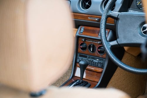 1984 Mercedes 230E W123 In vendita (immagine 85 di 170)