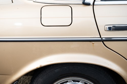 1984 Mercedes 230E W123 In vendita (immagine 104 di 170)