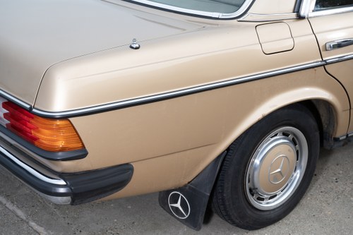 1984 Mercedes 230E W123 In vendita (immagine 109 di 170)