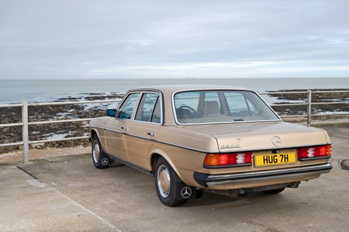 1984 Mercedes 230E W123 In vendita (immagine 21 di 170)