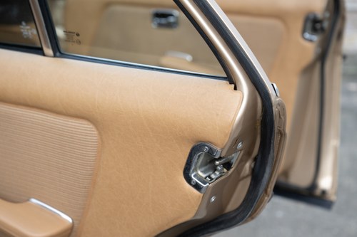 1984 Mercedes 230E W123 In vendita (immagine 61 di 170)