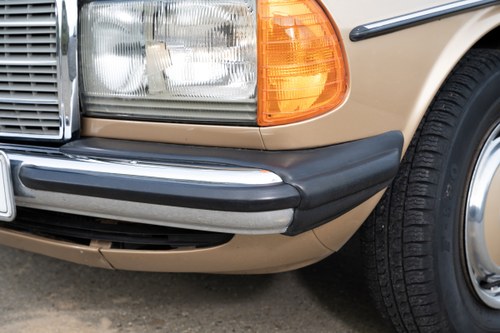 1984 Mercedes 230E W123 In vendita (immagine 106 di 170)