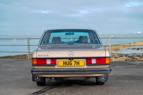 1984 Mercedes 230E W123 In vendita (immagine 7 di 170)