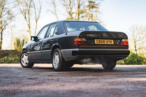 1990 Mercedes-Benz 230 E In vendita (immagine 8 di 66)