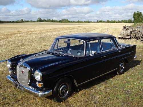 1966 Mercedes-Benz 230 'Fintail' (W110) In vendita (immagine 18 di 216)