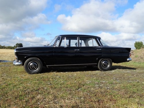 1966 Mercedes-Benz 230 'Fintail' (W110) In vendita (immagine 29 di 216)
