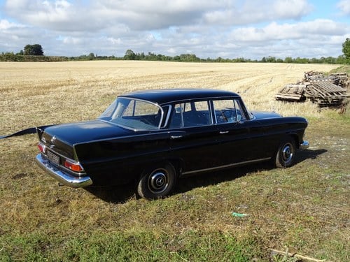 1966 Mercedes-Benz 230 'Fintail' (W110) In vendita (immagine 32 di 216)