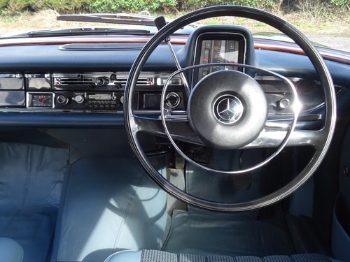 1966 Mercedes-Benz 230 'Fintail' (W110) In vendita (immagine 43 di 216)