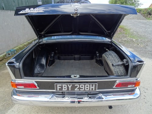 1966 Mercedes-Benz 230 'Fintail' (W110) In vendita (immagine 167 di 216)