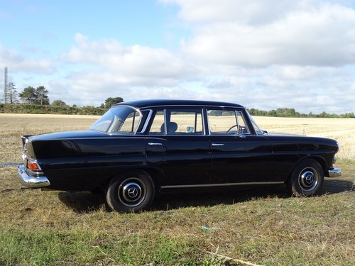 1966 Mercedes-Benz 230 'Fintail' (W110) In vendita (immagine 15 di 216)