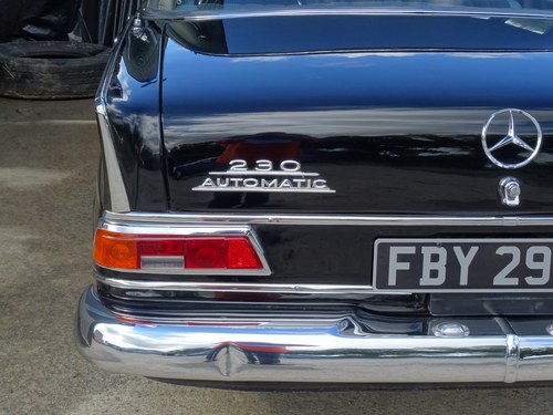 1966 Mercedes-Benz 230 'Fintail' (W110) In vendita (immagine 146 di 216)