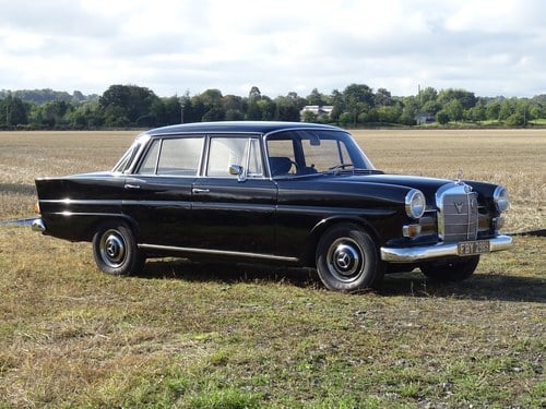 1966 Mercedes-Benz 230 'Fintail' (W110) In vendita (immagine 28 di 216)