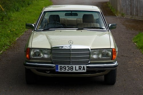 1986 Mercedes-Benz 230CE Auto For Sale (picture 10 of 168)