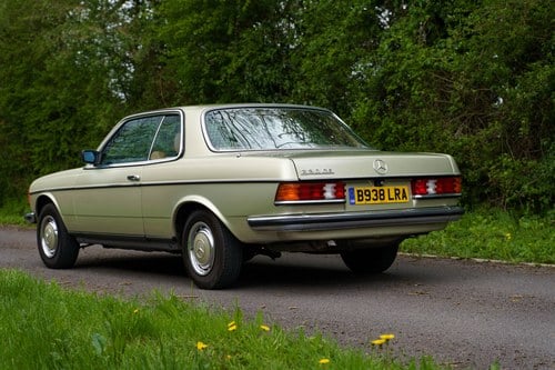 1986 Mercedes-Benz 230CE Auto For Sale (picture 7 of 168)