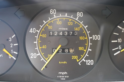 1986 Mercedes-Benz 230CE Auto For Sale (picture 54 of 168)