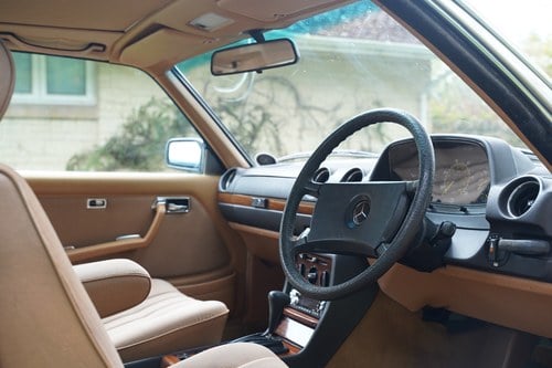 1986 Mercedes-Benz 230CE Auto For Sale (picture 62 of 168)