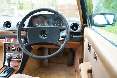 1986 Mercedes-Benz 230CE Auto For Sale (picture 40 of 168)