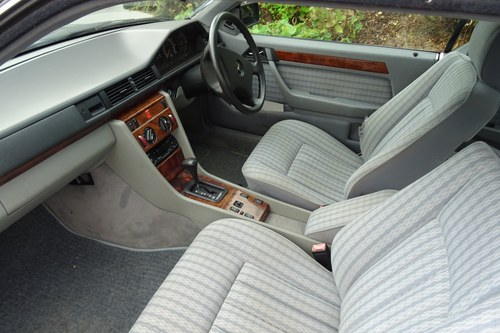 1992 Mercedes-Benz 230CE En venta (imagen 32 de 145)