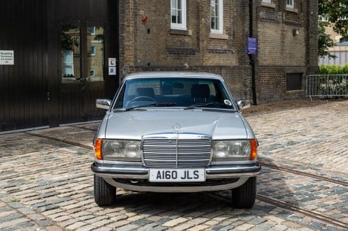 1984 Mercedes-Benz 230CE In vendita (immagine 21 di 208)