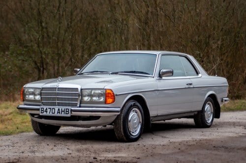 1984 Mercedes-Benz 230CE Auto à vendre (picture 1 of 84)