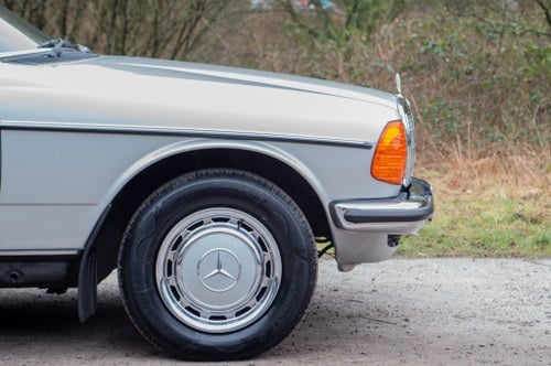 1984 Mercedes-Benz 230CE Auto à vendre (picture 49 of 84)